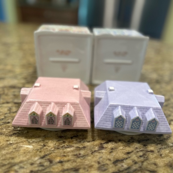 Lenox Village Collection Candy Shoppe & Nut Shoppe Canister Set - Picture 2 of 4